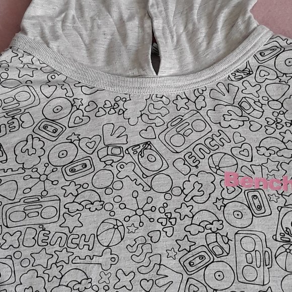 Bench Womens Short-Sleeved Hoodie with Black/White Cartoon Graphic Print, Sz. M - Picture 4 of 14